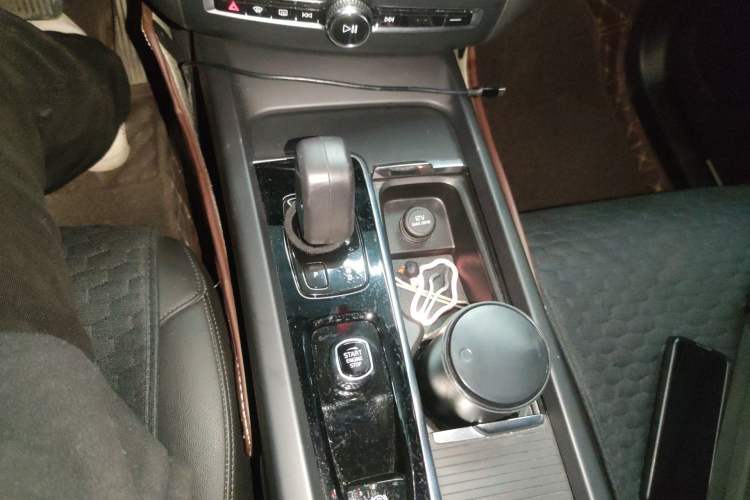 Used Volvo XC60 2022 B5 4x4 Zhiyi Luxury Edition