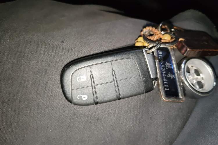 Used Dodge Journey 2013 2.4L Two-Wheel Drive Luxury Version