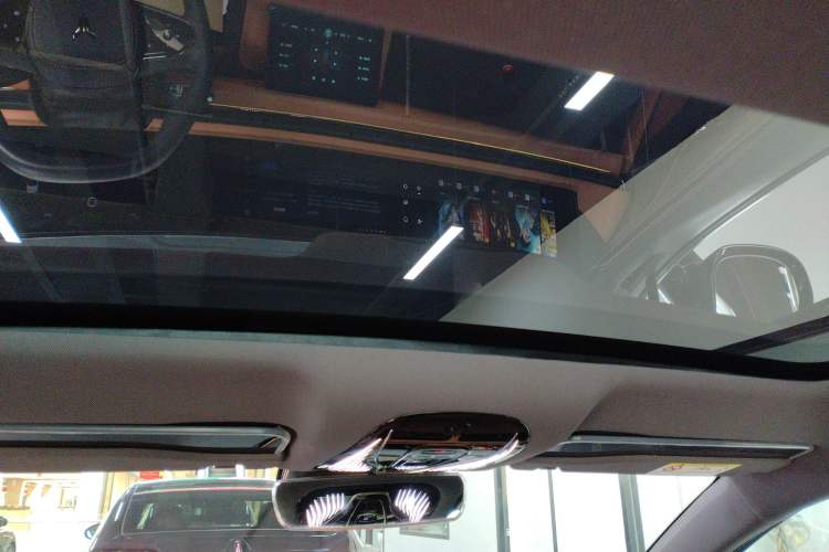 Used VOYAH PASSION 2024 PHEV Four-Wheel Drive Ultra-Long Range Flagship Model