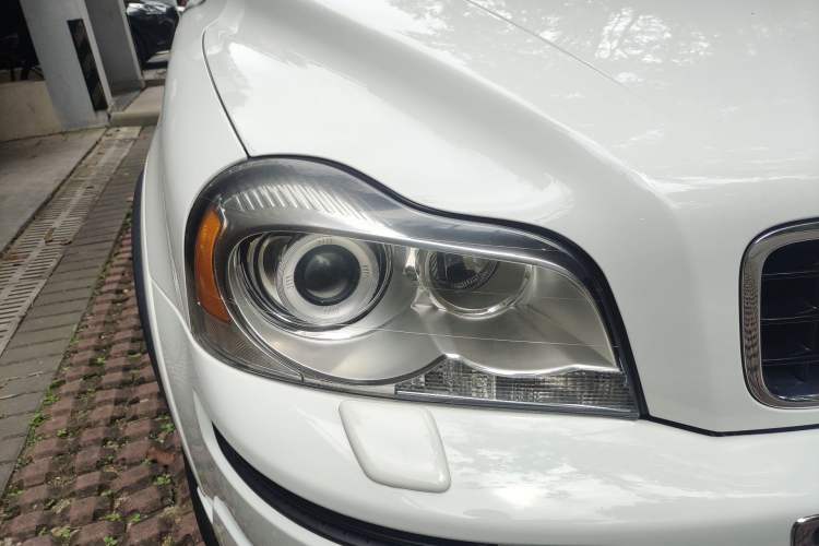 Used Volvo XC90 2012 Revised Version 2.5T Luxury Edition Right Front Headlight