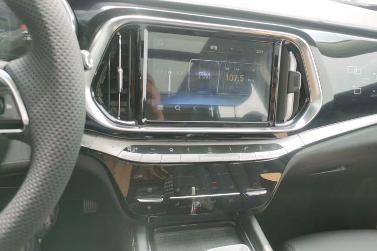 Used JETOUR X90 2019 1.5T Automatic Smart Enjoyment 6-Seater Emission Standard China V Audio And AC Panel