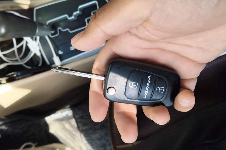 Used Hyundai Verna (older generation) 2010 Sedan 1.4L Automatic Fashionable GT Model Vehicle Key