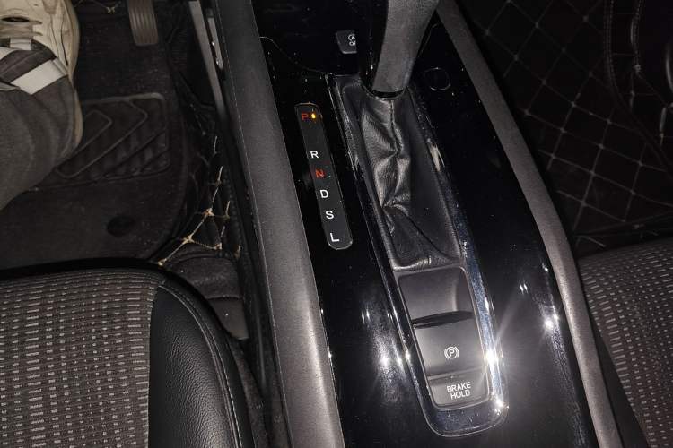 Used Honda Vezel 2017 1.8L CVT Front-Wheel Drive Pioneer Edition