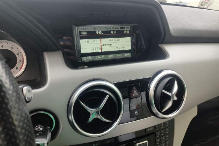 Used Mercedes-Benz GLK-Class 2015 GLK 260 4MATIC Dynamic Edition Ultimate Version Audio And AC Panel