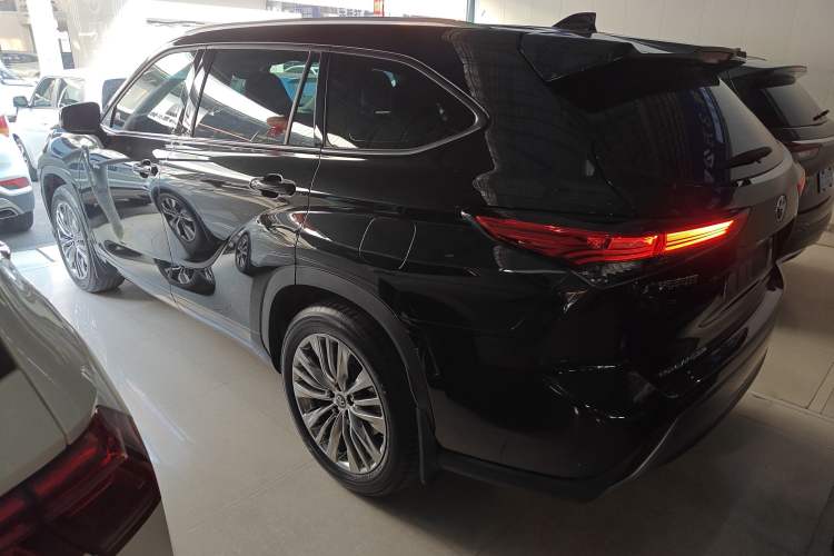 Used Toyota Highlander 2024 2.5L Smart Electric Hybrid Dual-Motor Two-Wheel Drive Luxury Version 7 Seats