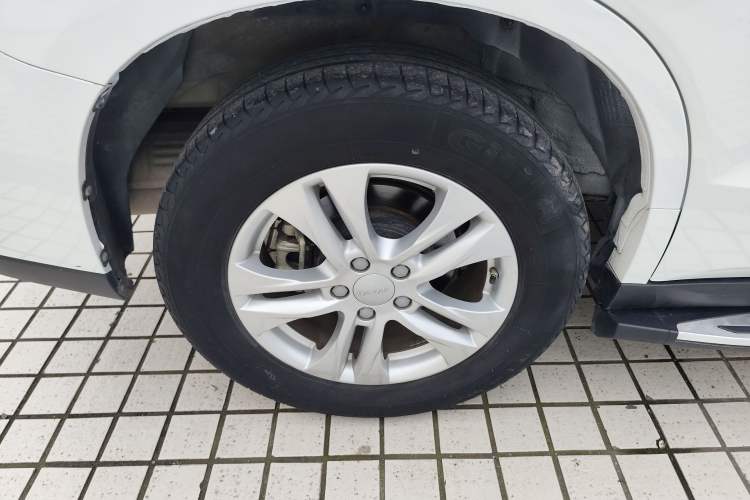 Used Haval M6 2019 1.5T DCT Two-Wheel Drive Elite Version China VI Standard Right Rear Wheel Hub
