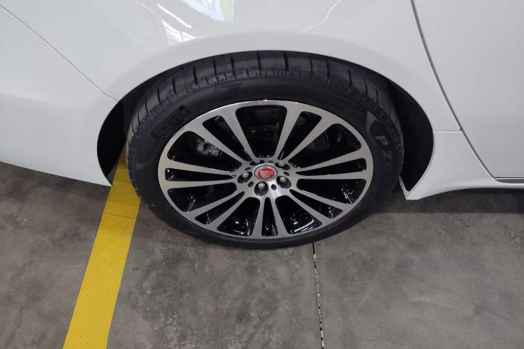 Used Jaguar XFL 2024 2.0T P250 Two-Wheel Drive Prestige Luxury Edition
