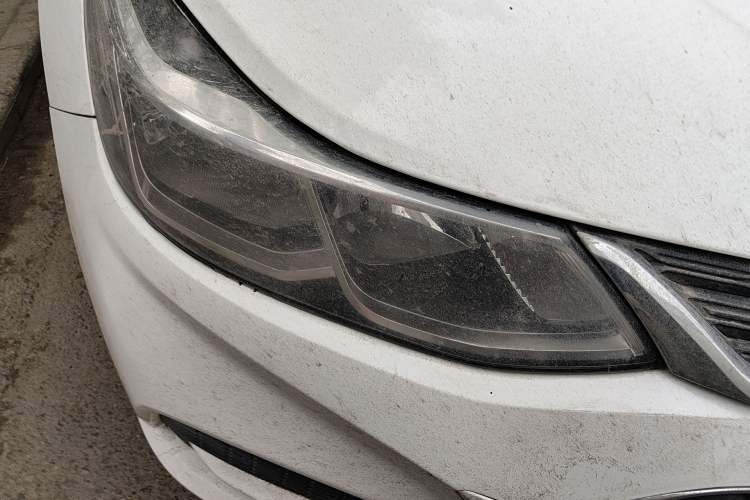 Used Chevrolet Cruze 2018 Hatchback 320 Automatic Pioneer Sunroof Edition Right Front Headlight