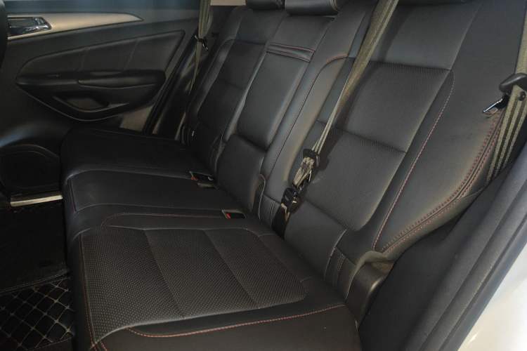 Used CHANGAN CS75 2016 1.8T Automatic Elite Model China IV Standard Left Rear Seat