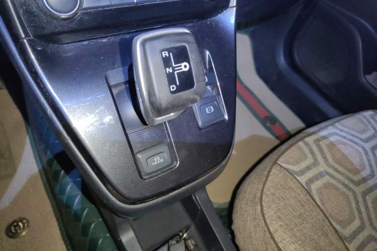 Used ORA iQ 2018 Smart Connectivity Model
