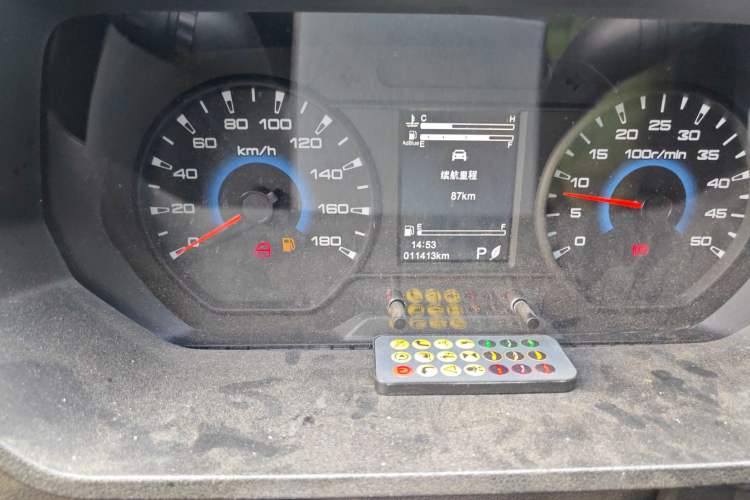 Used Iveco Daily 2023 2.5T A37M1 Multi-Purpose Passenger Vehicle Long Wheelbase Mid-Roof Design Dual Side Sliding Doors Automatic Transmission
