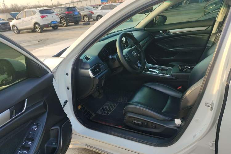 Used Honda Accord 2018 260TURBO Prestige Edition China VI Driver Seat