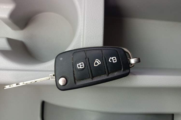 Used JAC Refine M3 2025 1.8L Manual Classic Edition 5 Seats
