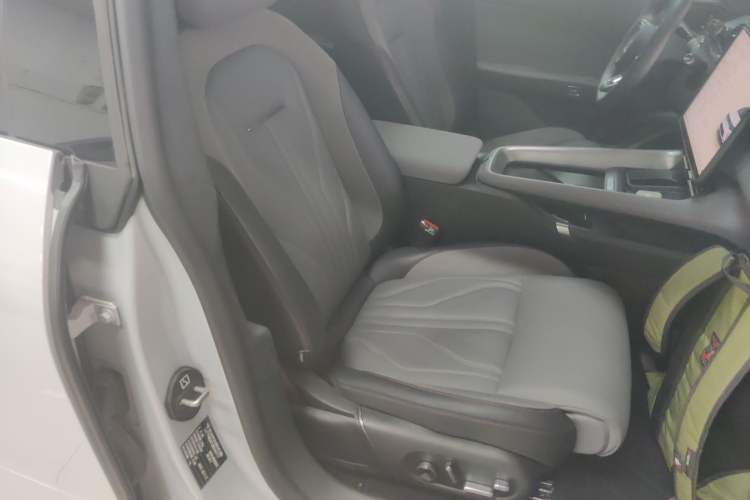 Used Zeekr 007GT 2025 Rear-Drive Intelligent Driving Version 75 kWh Right Front Seat