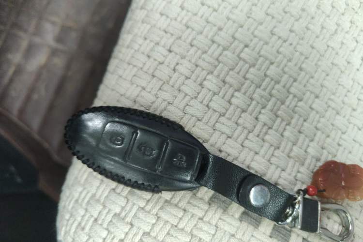 Used Dongfeng Fengdu MX6 2015 2.0L CVT Two-Wheel Drive Excellence Edition