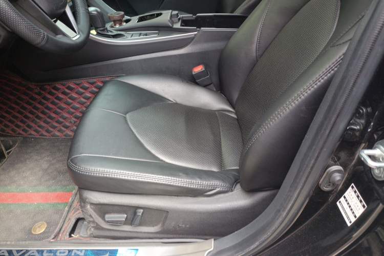 Used Toyota Avalon 2019 2.0L Luxury Edition China VI Standard
