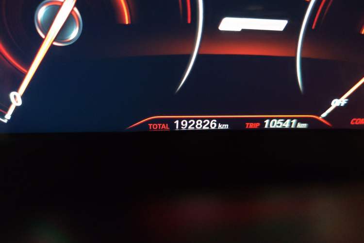 Used BMW 5 Series New Energy 2019 Updated Version 530Le Luxury Package Odometer Close Up