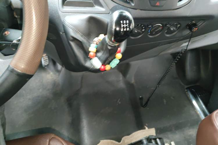 Used Ford Transit 2017 2.0T Diesel Multi-Purpose Commercial Vehicle Mid-Drive Mid-Roof China IV Standard