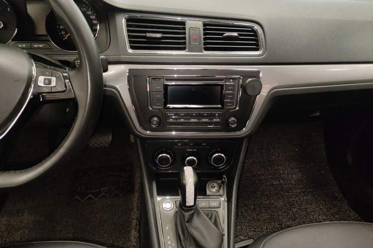 Used Volkswagen Lavida 2018 Classic 1.5L Automatic Comfort Edition China VI Standard