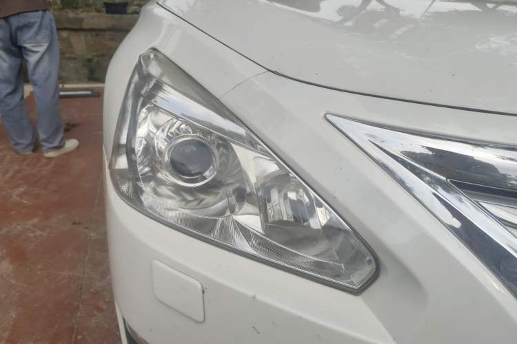 Used Nissan Teana 2014 2.5L XL Upper Tech Edition Right Front Headlight