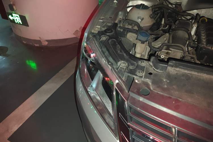 Used Volkswagen Lavida 2013 Restyled Classic 1.6L Automatic Comfort Edition Right Front Headlight