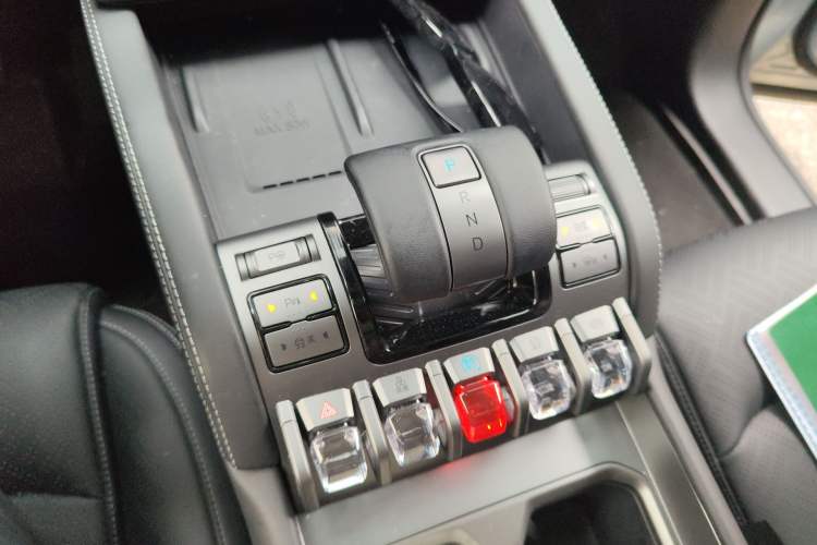 Used Formula Leopard Titanium 3 2025 501 km All-Wheel Drive Intelligent Driving Max Edition
