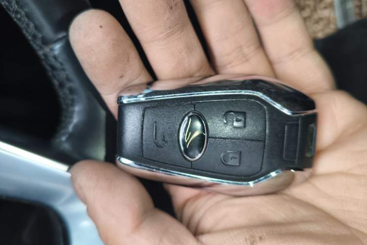 Used Soueast DX7 2015 1.5T Automatic Luxury Model
