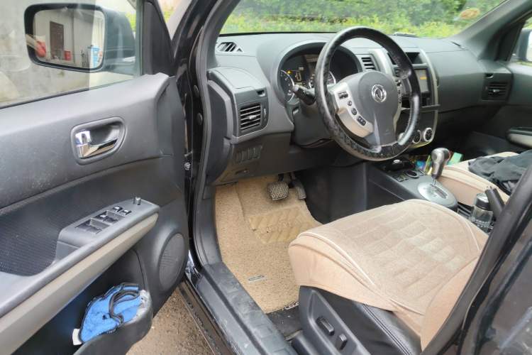 Used Dongfeng Fengdu MX6 2015 2.0L CVT Two-Wheel Drive Dream Edition
