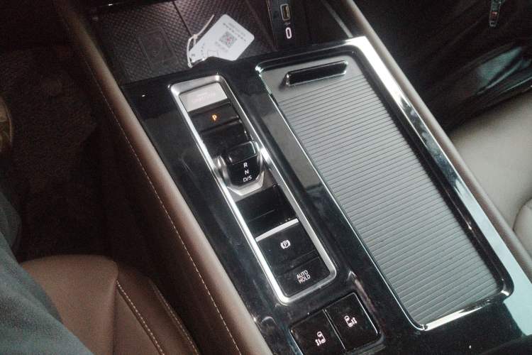 Used Volkswagen Viloran 2024 330TSI Luxury Edition
