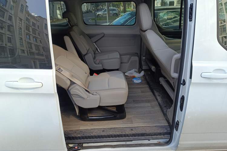 Used Ford Transit 2023 2.0T Diesel Manual Commercial & Travel Version Mid-axle Medium Roof 7/8/9-Seater