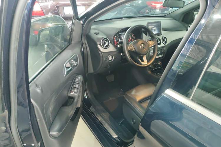 Used Mercedes-Benz B-Class 2017 B 200 Fashion Model
