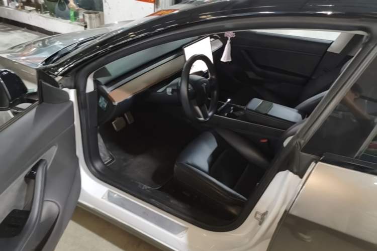 Used Tesla Model 3 2019 Long-Range All-Wheel-Drive Version

