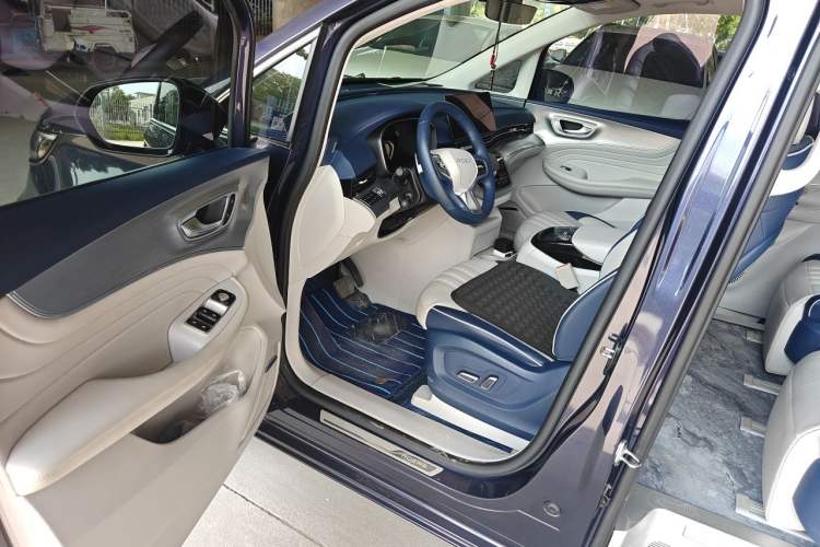 Used Roewe iMAX8 2022 400TGI Celebration Edition Driver Seat