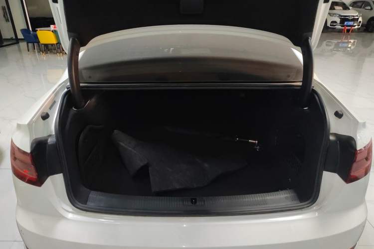 Used Audi A4L 2019 40 TFSI Fashion Version China V