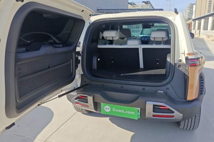 Used Formula Leopard Titanium 3 2025 501KM All-Wheel Drive Intelligent Driving Ultra Version