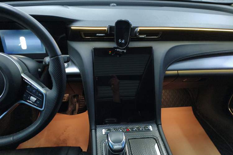 Used Hongqi H5 2024 1.5T DCT Smart Connect Flagship Edition Audio And AC Panel