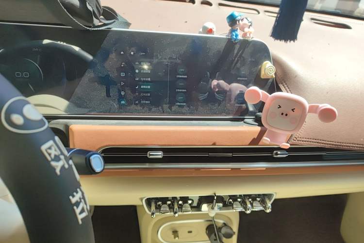 Used ORA Good Cat 2023 401 km Standard Range Premium Trim Ternary Lithium Audio And AC Panel