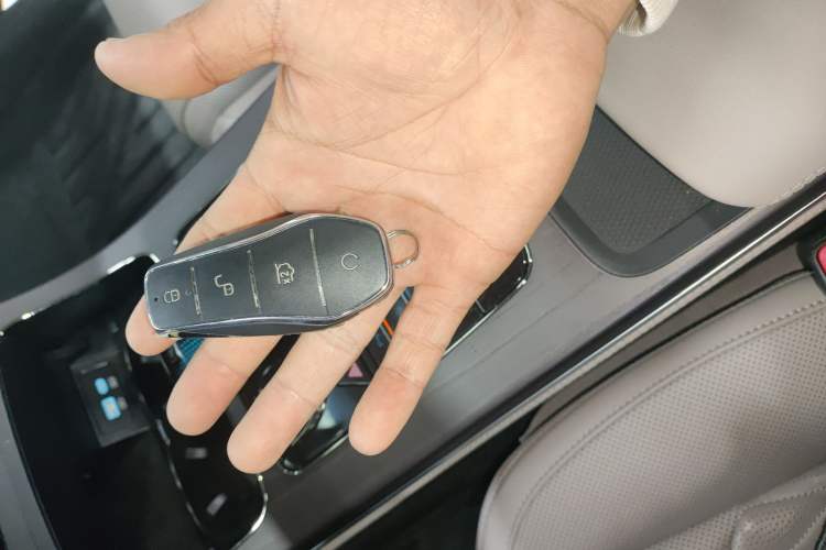 Used BYD Han 2025 DM-i Intelligent Driving Edition 125KM LiDAR Flagship Model