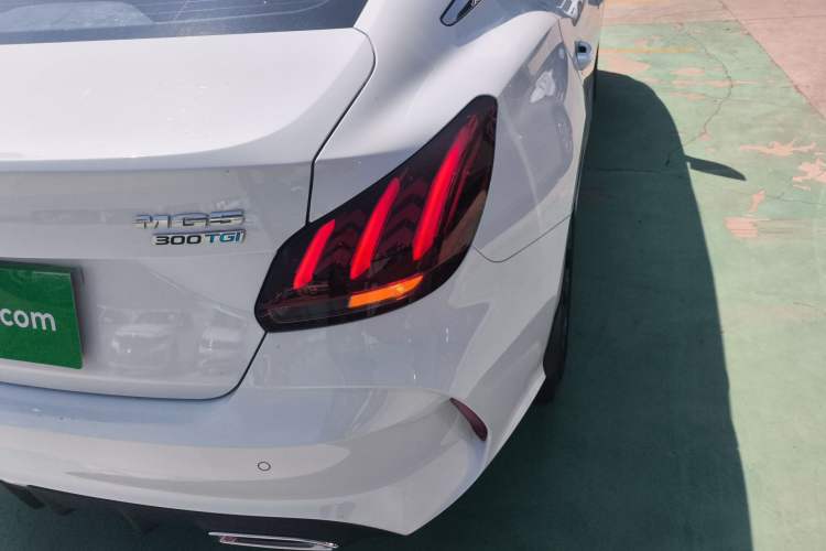 Used MG 5 2022 300TGI DCT Chao Yue Luxury Edition