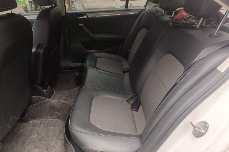 Used Volkswagen Santana 2016 1.6L Manual Comfort Edition
