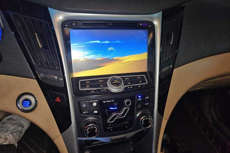 Used Hyundai Sonata 2011 2.0L Automatic Luxury Edition
