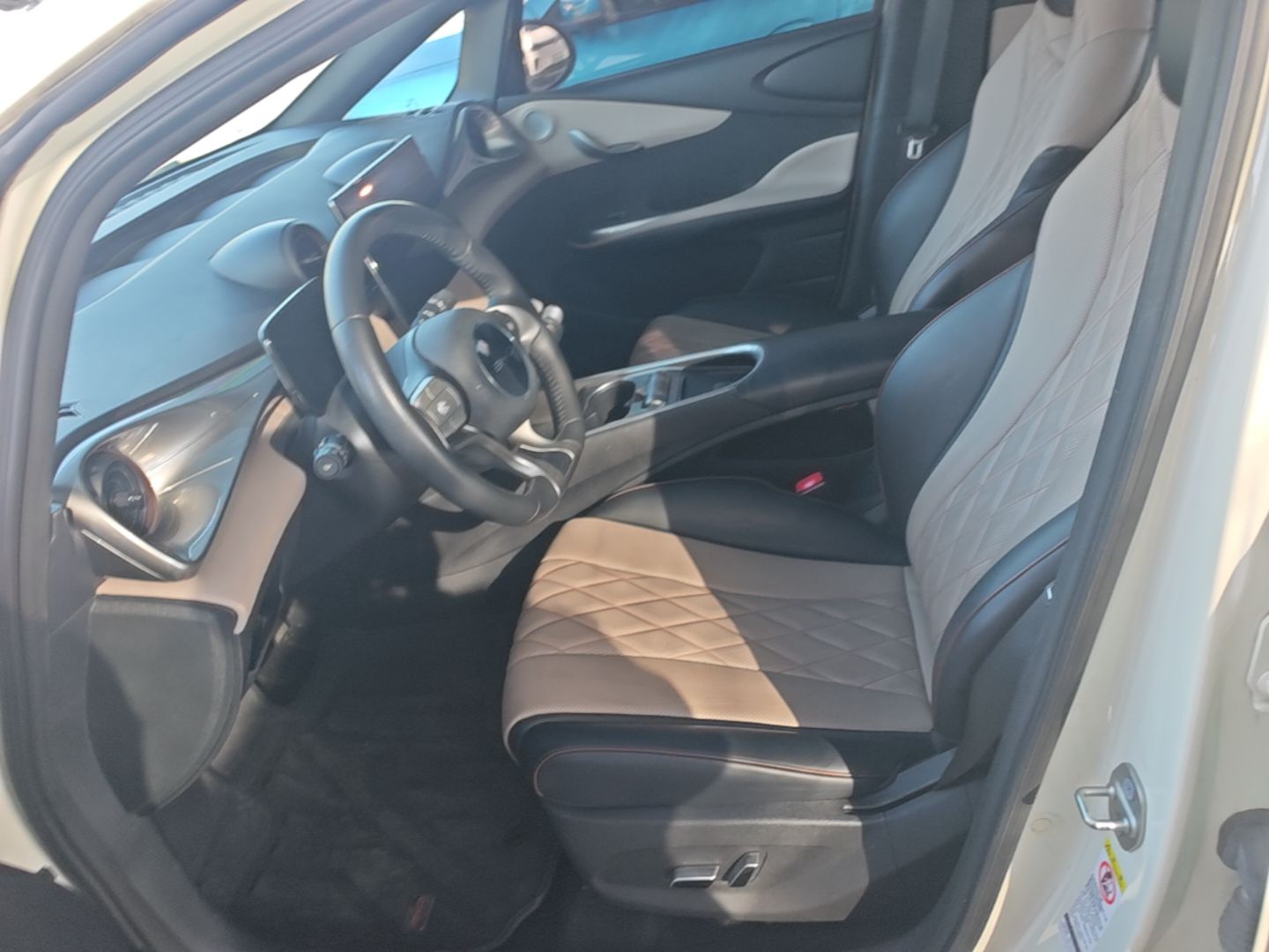 BYD Dolphin 2021 405 km Fashion Edition — снимка 17