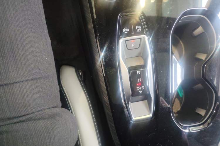 Used Audi A5L 2026 2.0T Sport Gear Lever