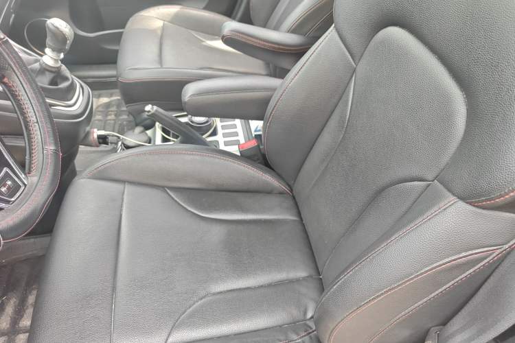 Used Haval H6 2015 Upgraded Model 1.5T Manual Two-Wheel Drive Elite Version