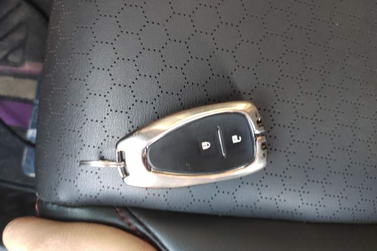 Used Chevrolet Orlando 2020 Light Hybrid Redline 530T Automatic Enjoyment Edition (5+2 Models)