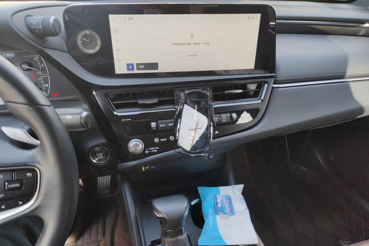 Used Lexus ES 2022 200 Excellence Edition
