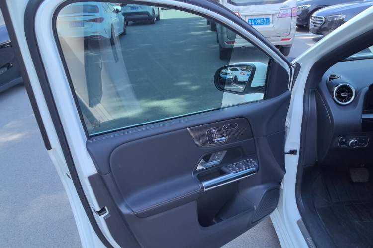 Used Mercedes-Benz B-Class 2022 Second Facelift B 200 Fashion Edition
