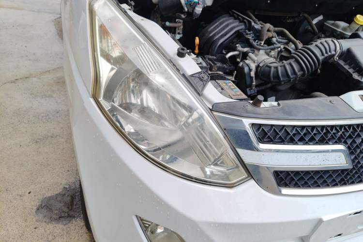 Used Wuling Rongguang V 2015 1.2L Standard Version
