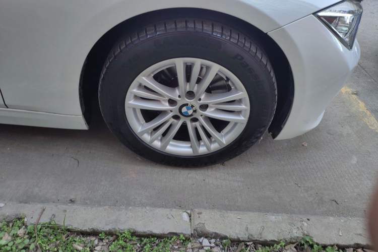 Used BMW 3 Series 2015 320Li Fashion Model
