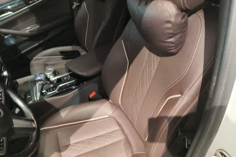 Used BMW 5 Series 2021 Facelifted 530Li Leading Edition M Sport Package
